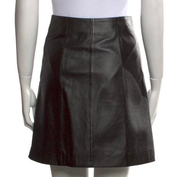 ❤️Chanel 2017 Leather Mini Skirt❤️ - Picture 2 of 2